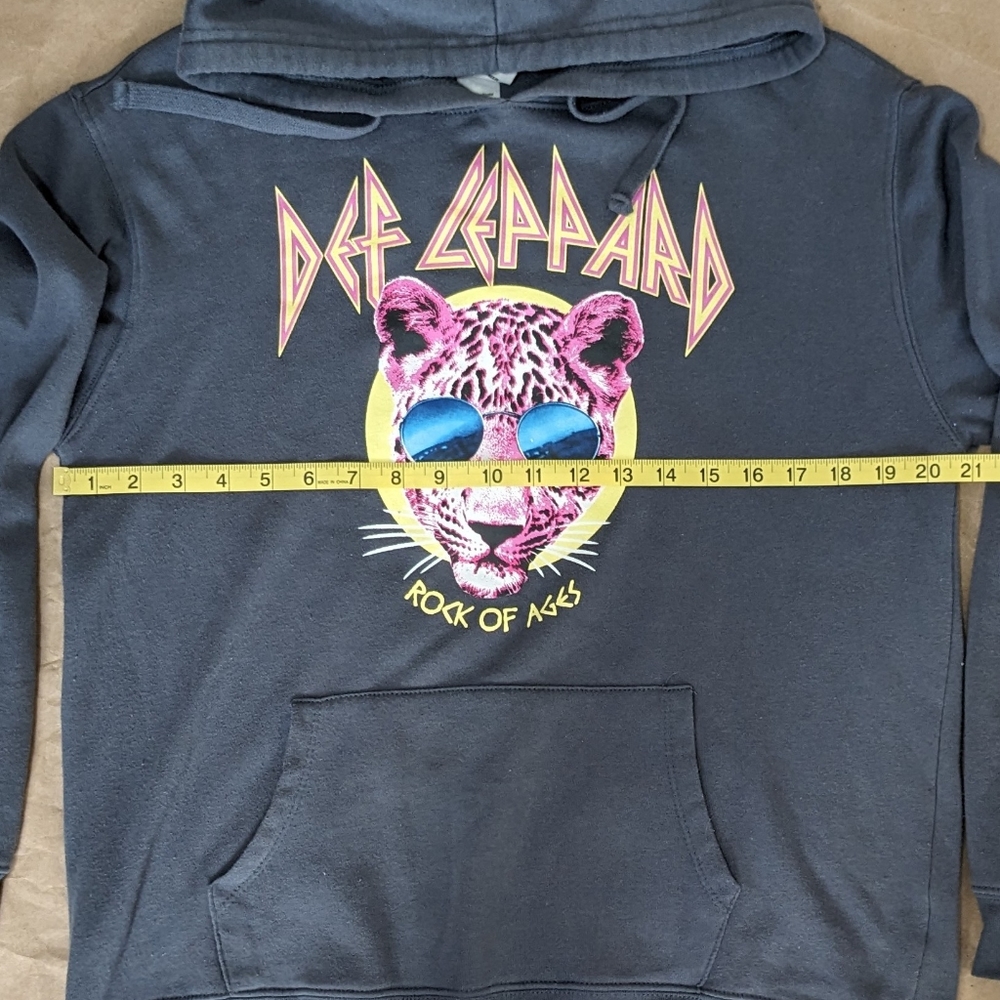 Def Leppard - Picture 3 of 4